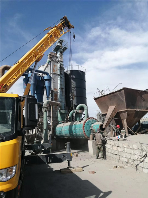滨州市设备搬运等各类工程项目中，吊车起着关键作用