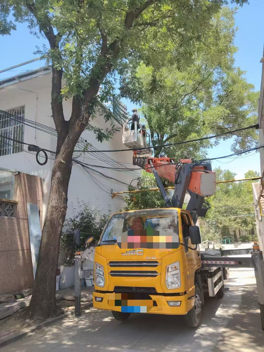 滨州市高空作业车能吊装重物吗？最大承载多少公斤？